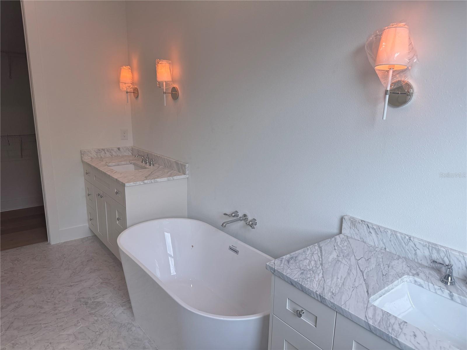 INTERBAY - Residential