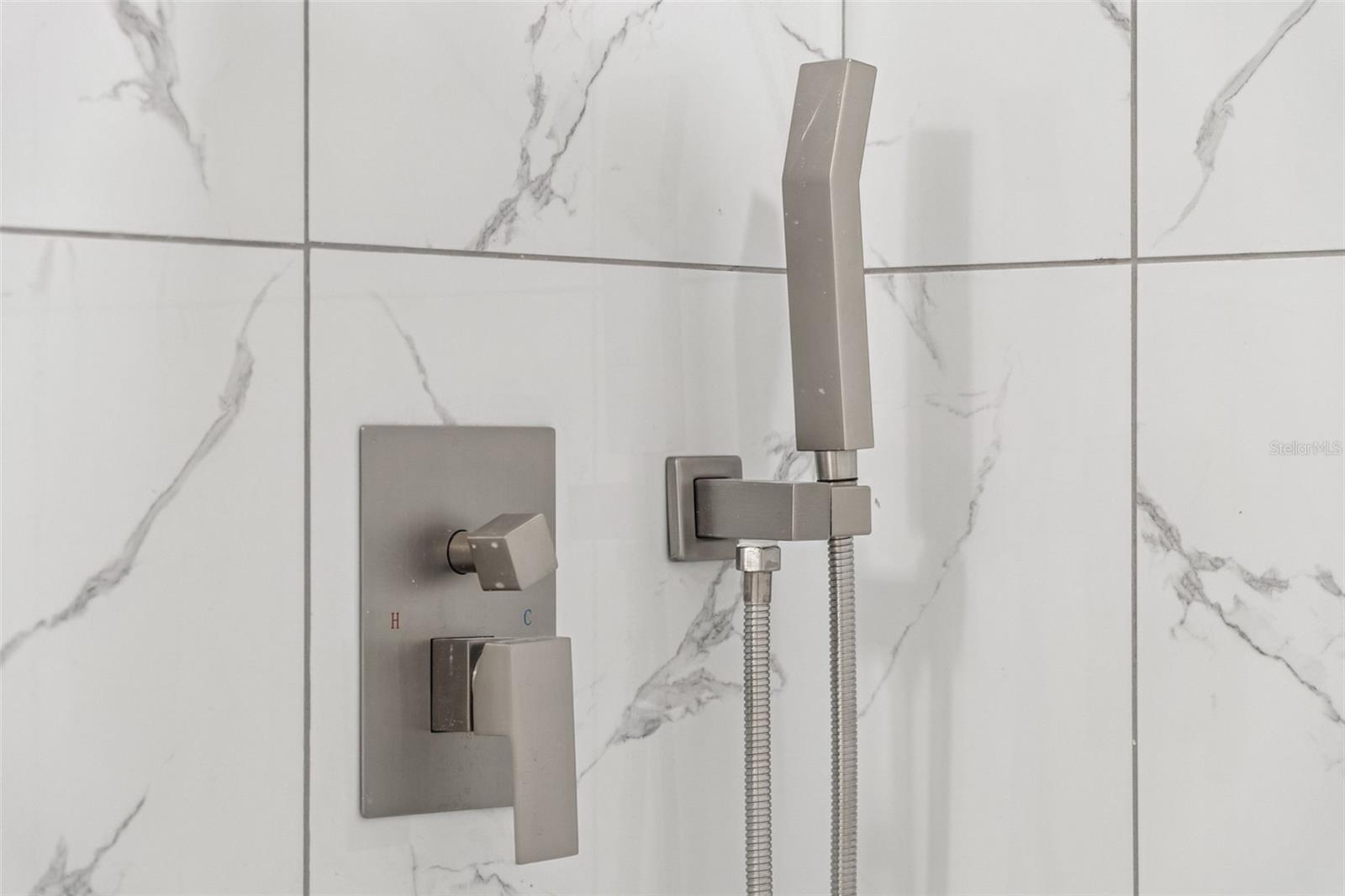 CEDAR HIGHLAND UNIT 01 - Residential