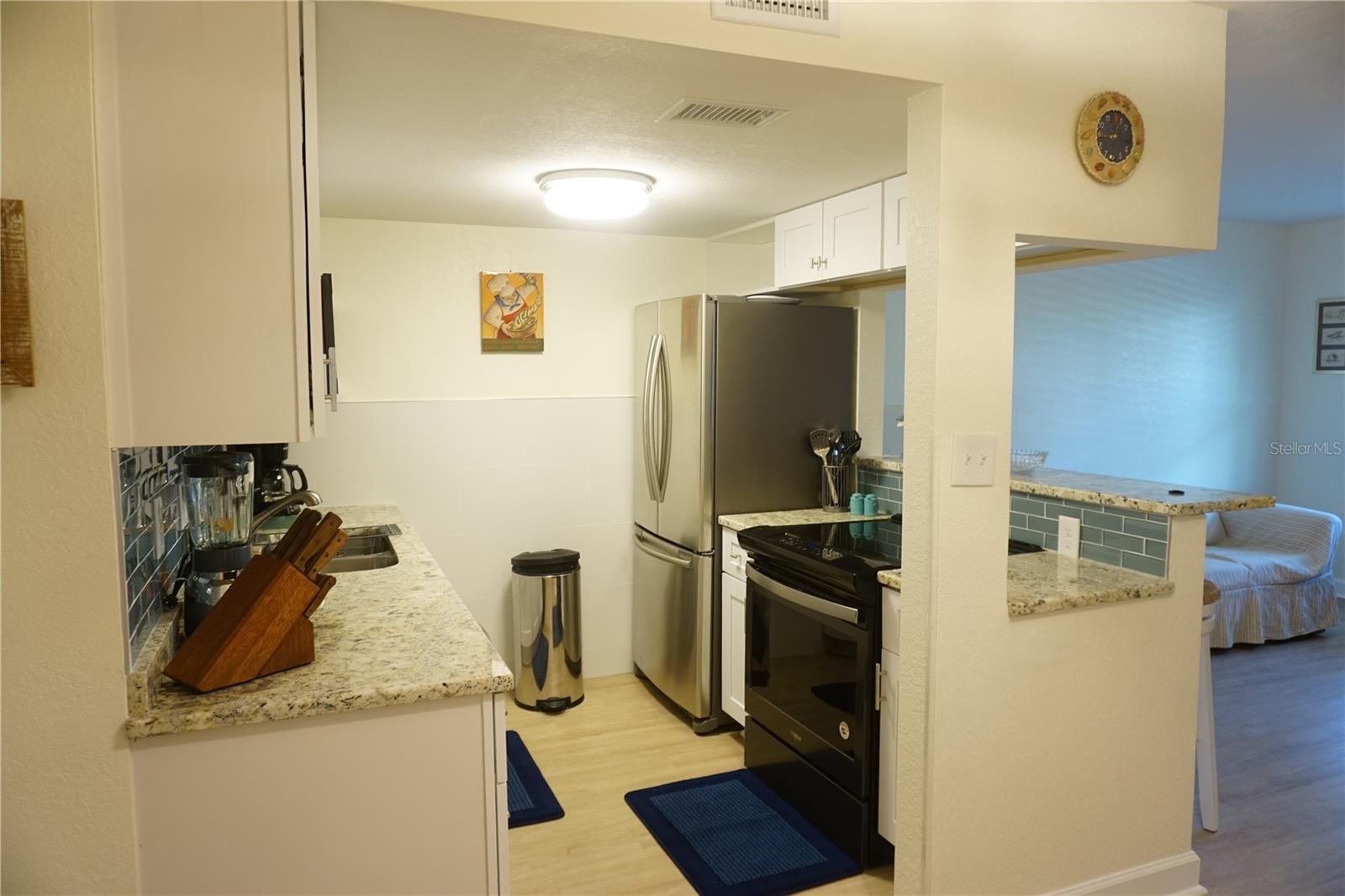 WESTWIND CONDO APTS - Residential Lease