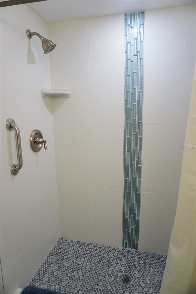 WESTWIND CONDO APTS - Residential Lease