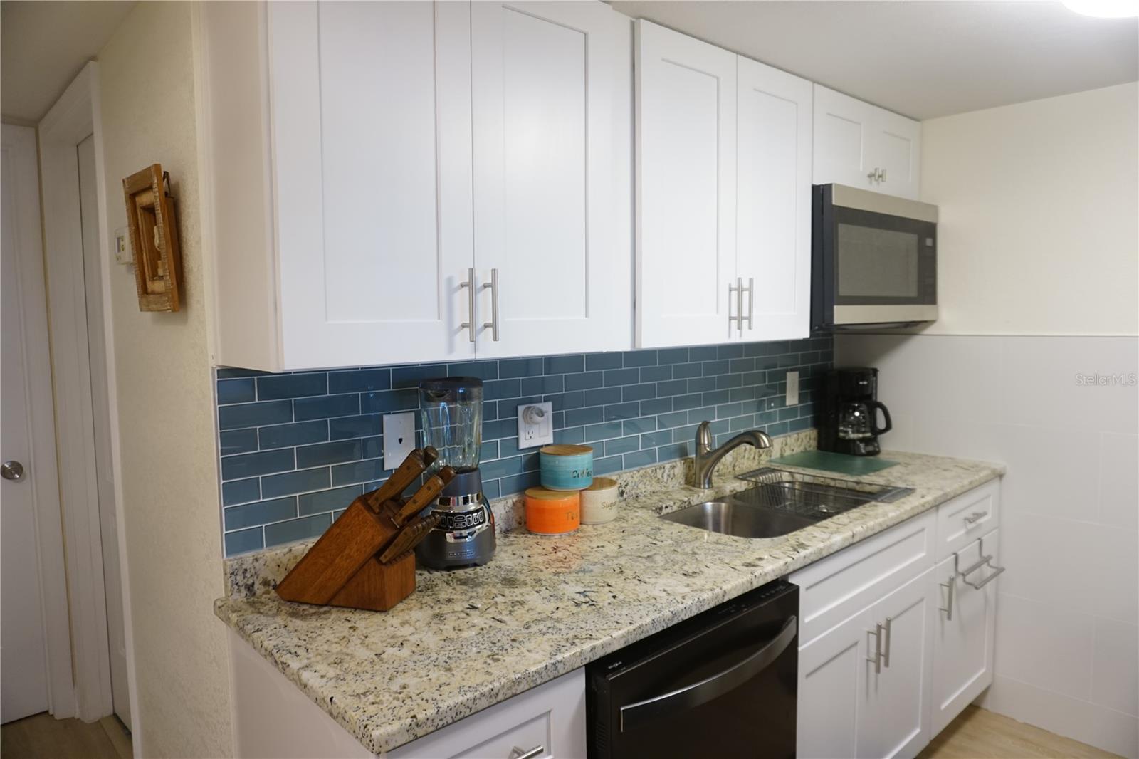 WESTWIND CONDO APTS - Residential Lease