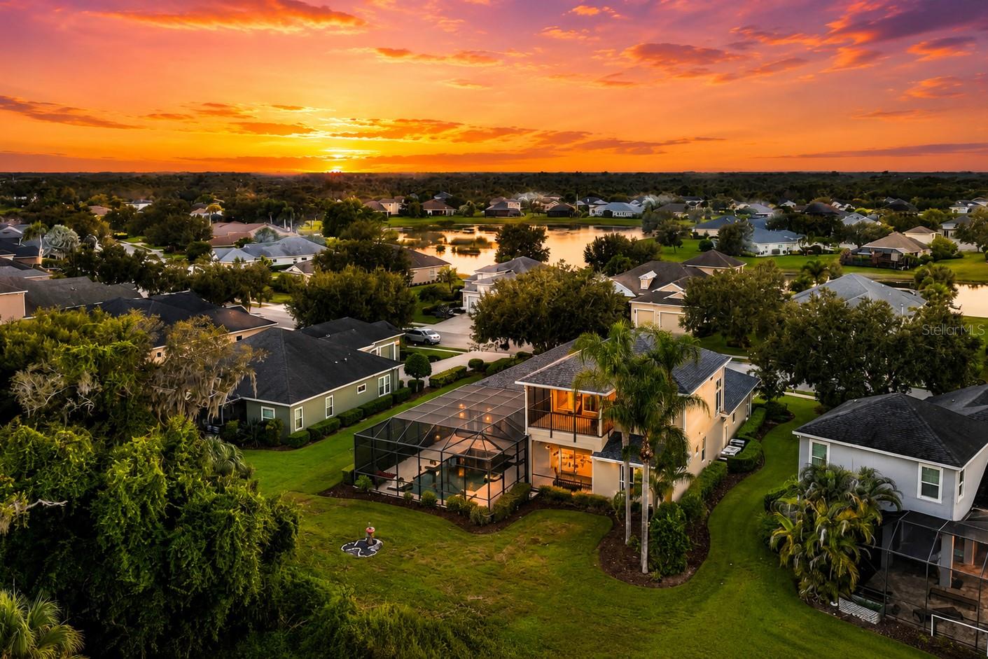 1568 HICKORY VIEW CIRCLE