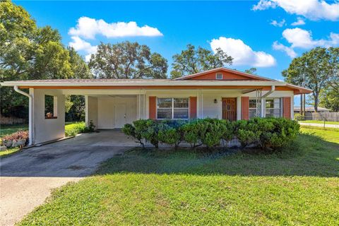 Photo of 900 NE 43rd Street, Ocala, FL 34479 (MLS # OM712319) Photo of 900 NE 43rd Street, Ocala, FL 34479 (MLS # OM712319)