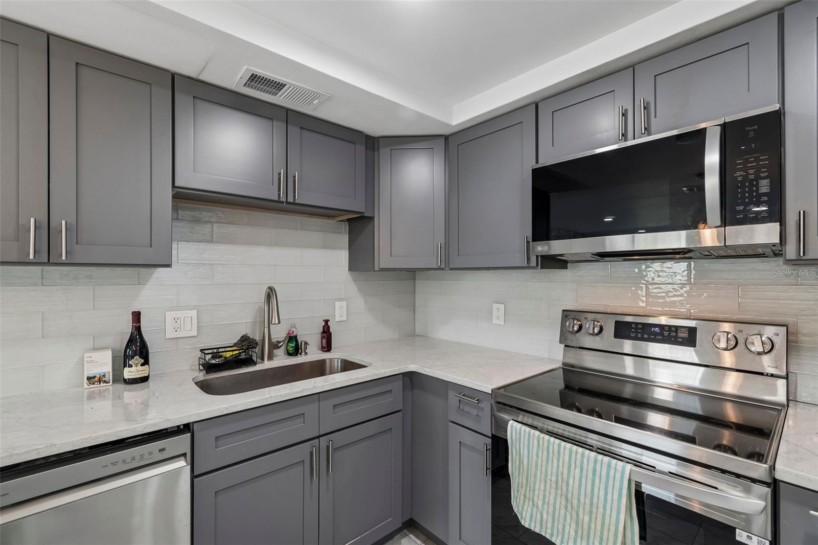 FLOR A MAR - Residential