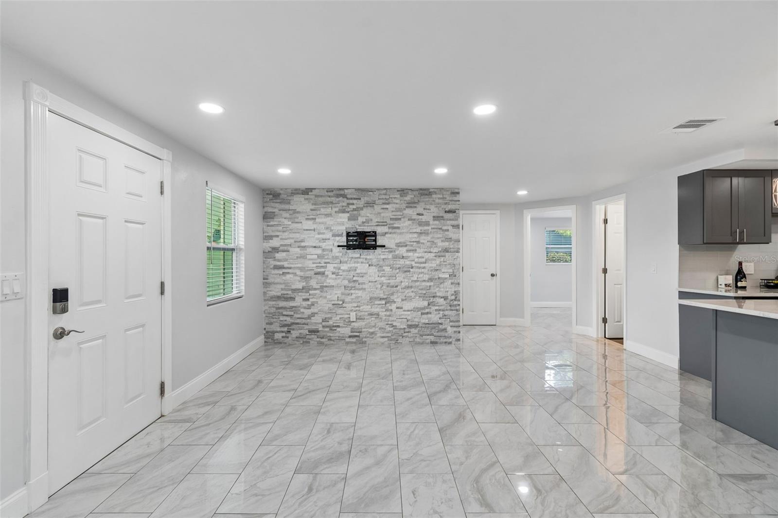 FLOR A MAR - Residential
