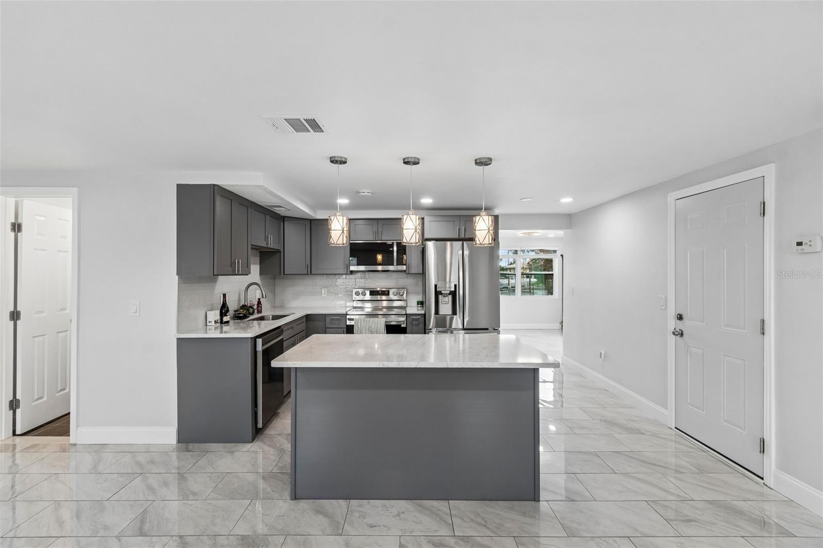 FLOR A MAR - Residential