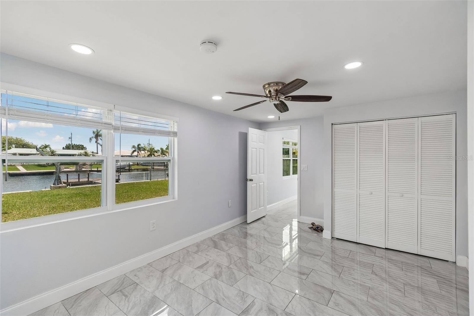 FLOR A MAR - Residential