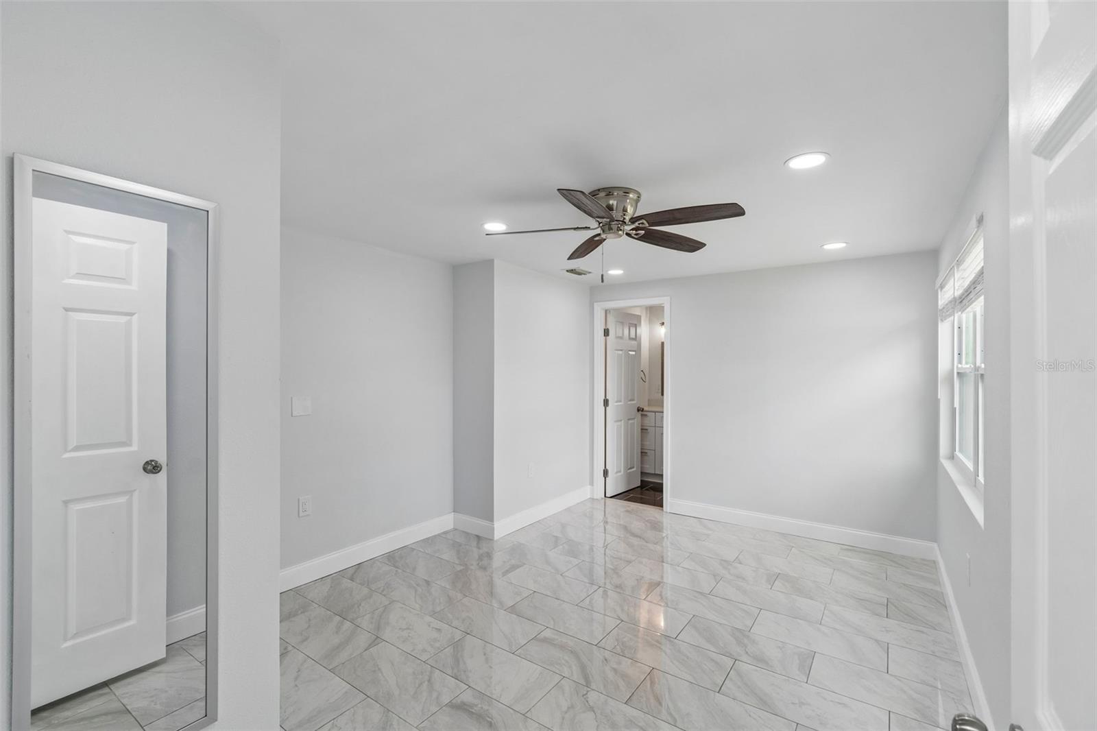 FLOR A MAR - Residential