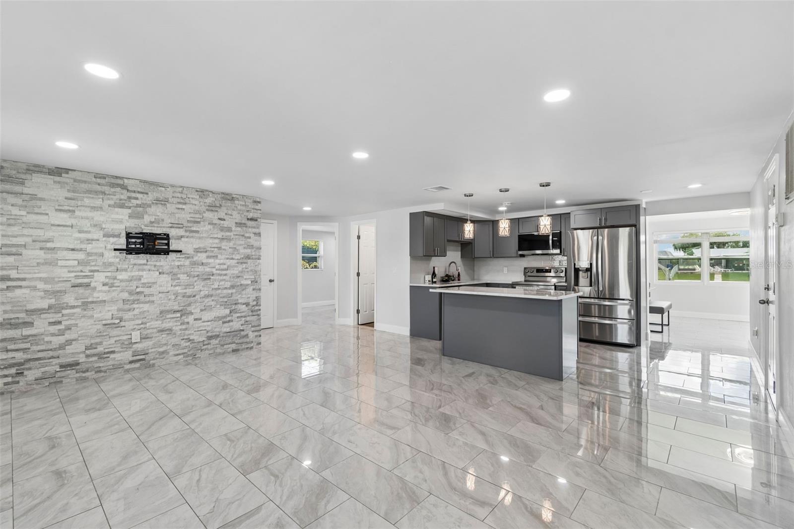 FLOR A MAR - Residential