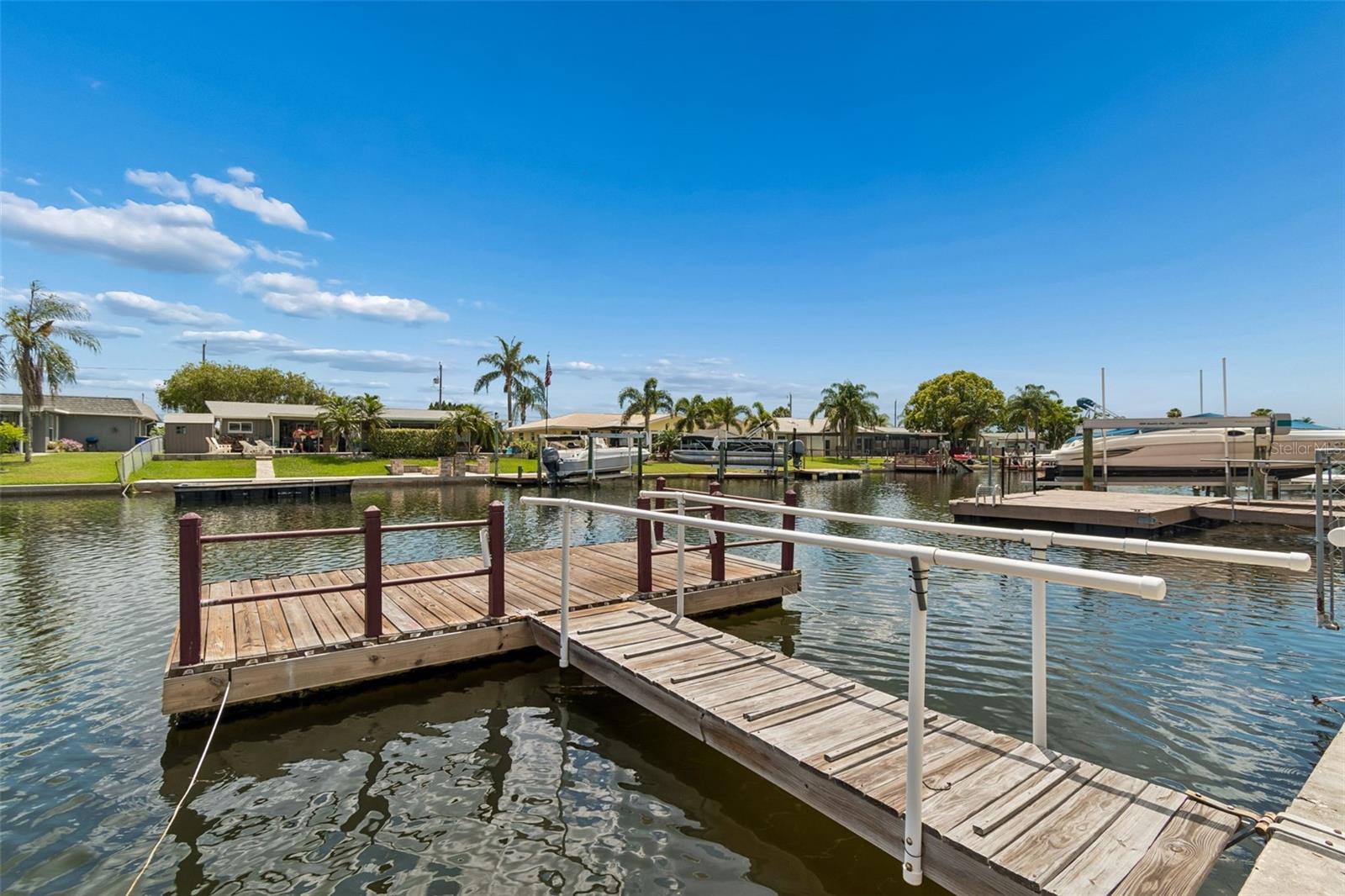 FLOR A MAR - Residential