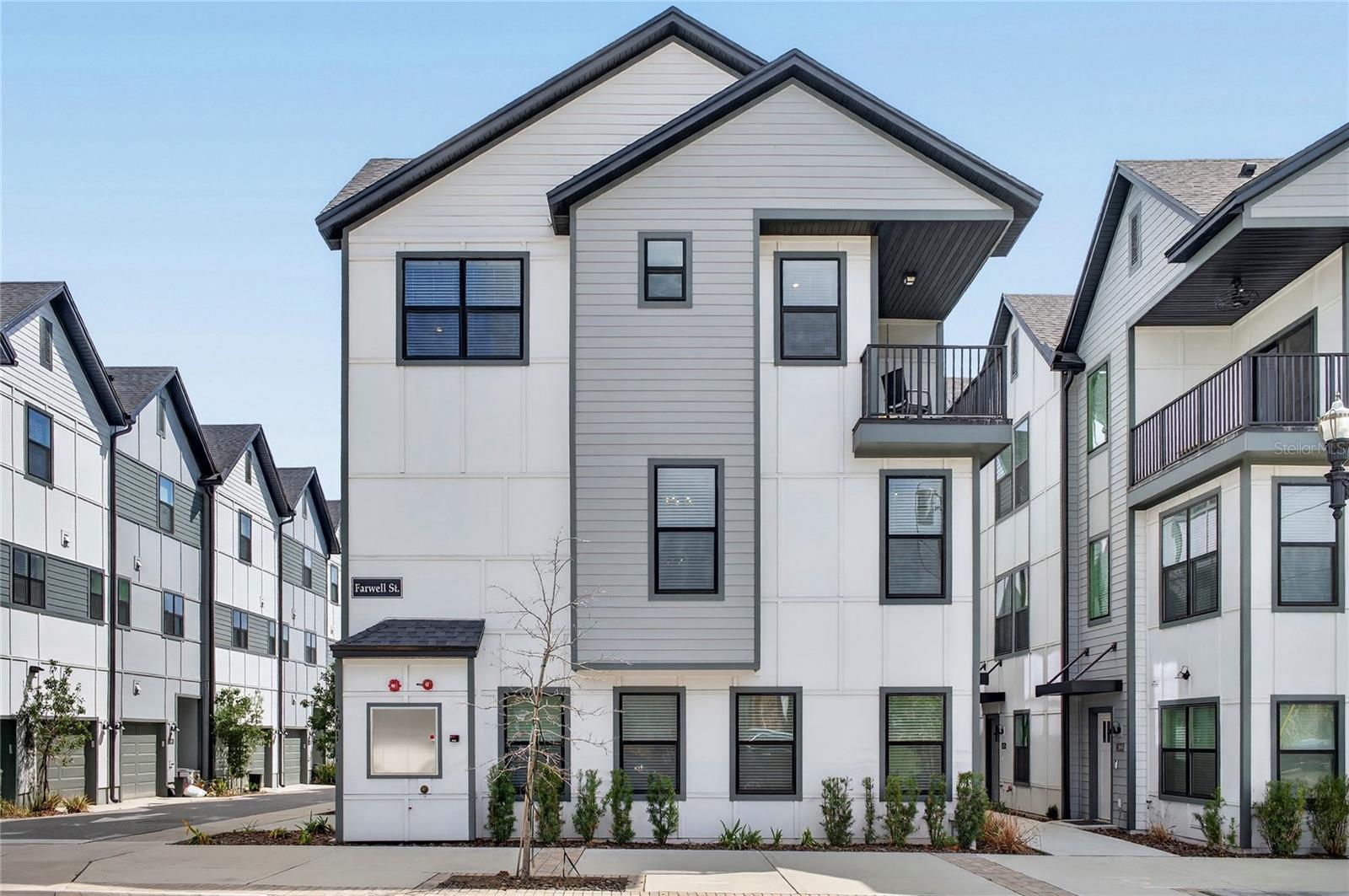 JOHNSON COMMONS TWNHMS - Residential