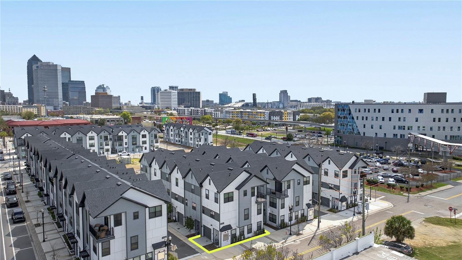 JOHNSON COMMONS TWNHMS - Residential