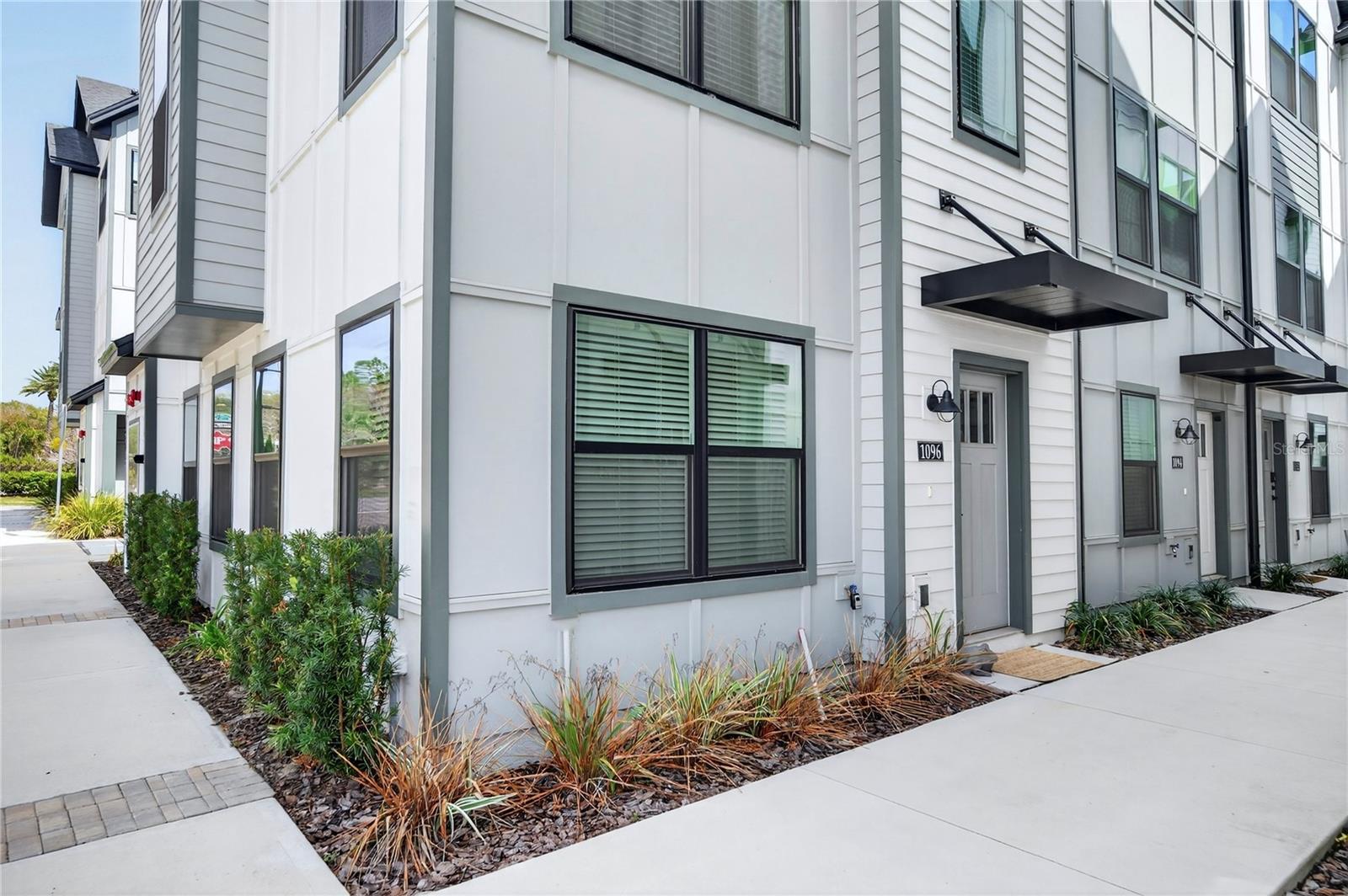 JOHNSON COMMONS TWNHMS - Residential