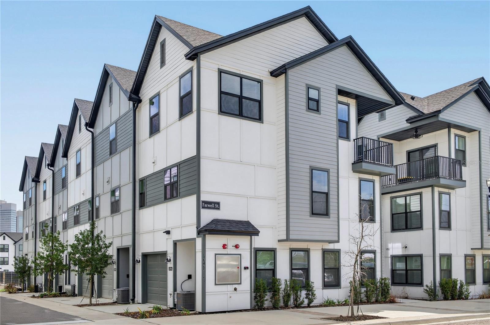 JOHNSON COMMONS TWNHMS - Residential