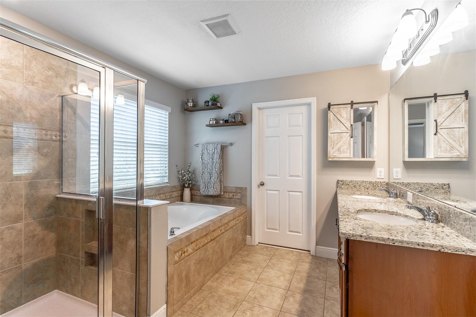 SEVEN OAKS - Residential