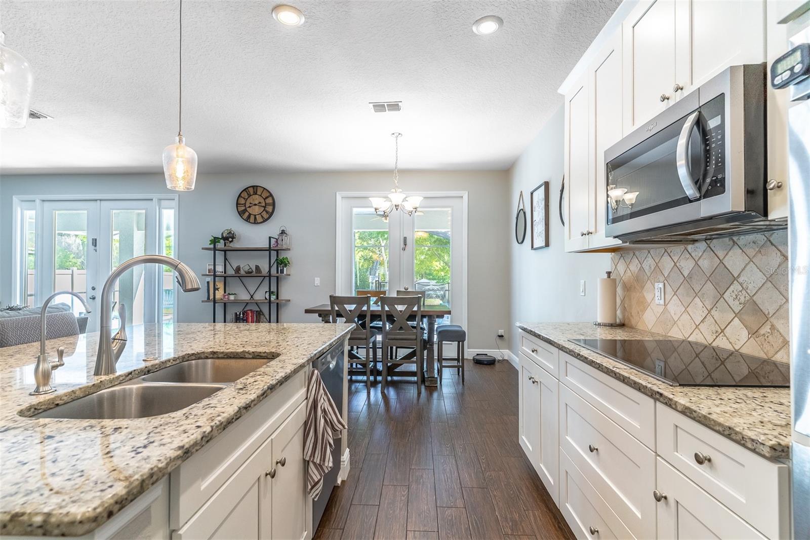 SEVEN OAKS - Residential