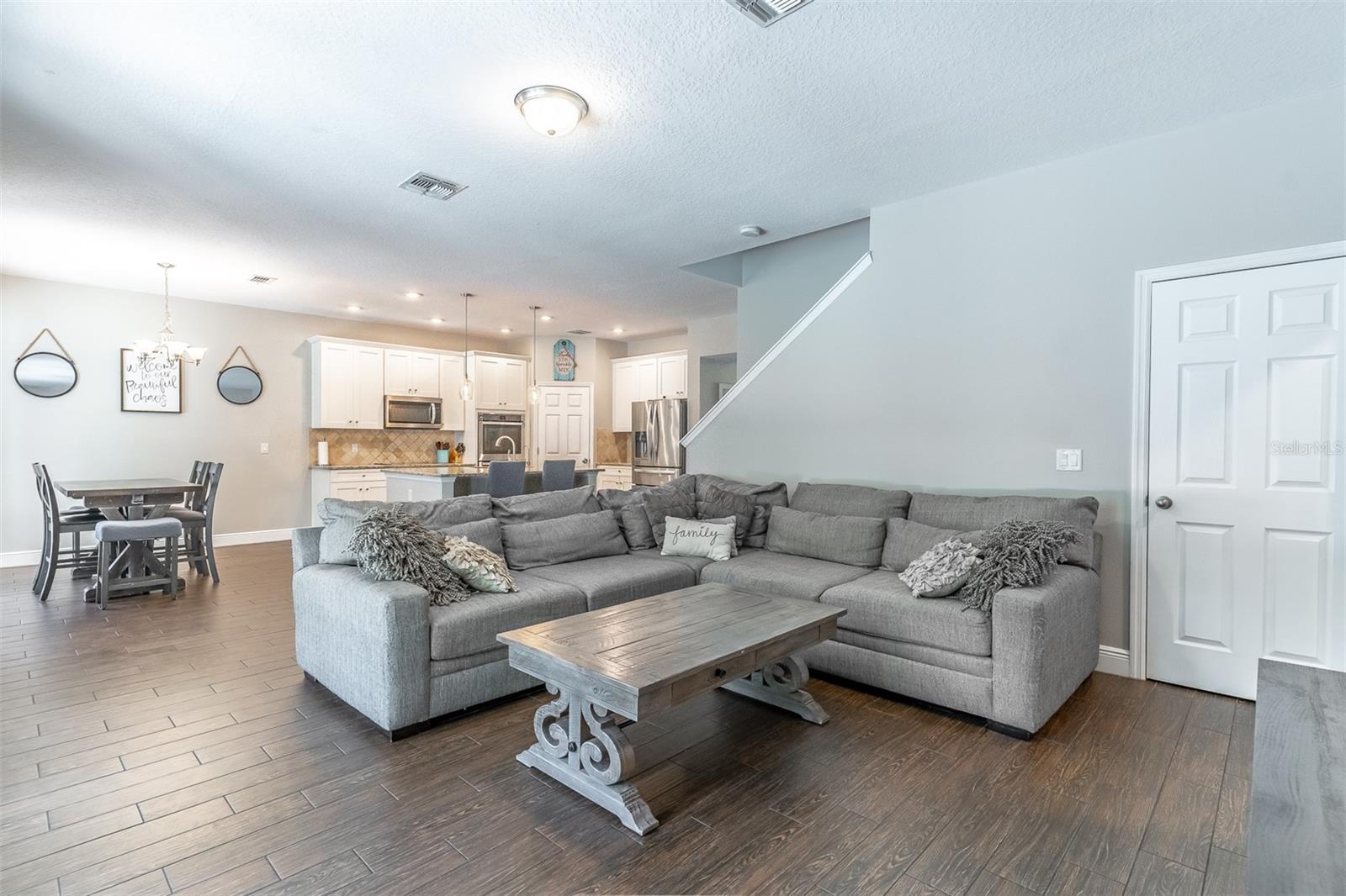 SEVEN OAKS - Residential