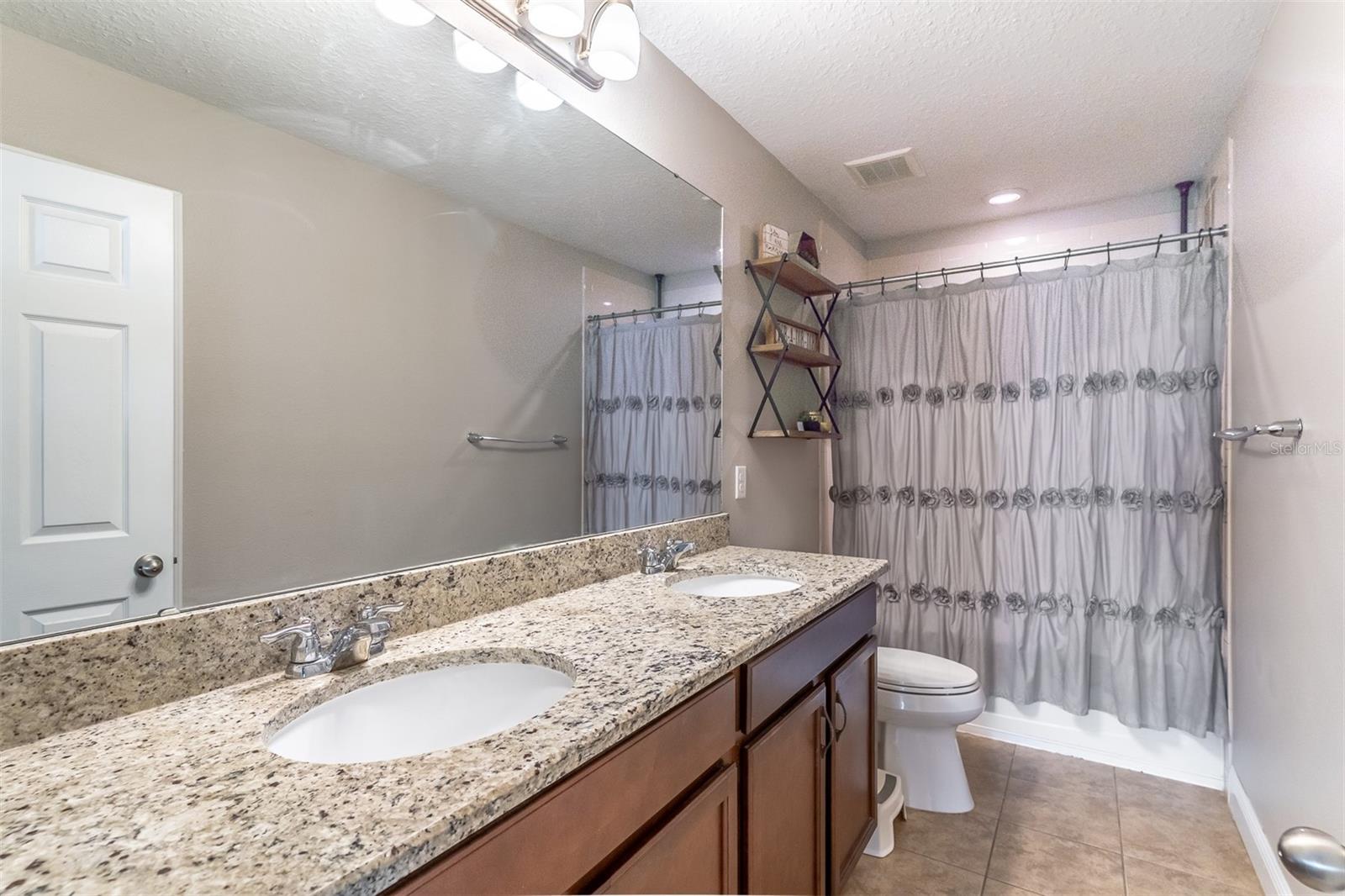 SEVEN OAKS - Residential