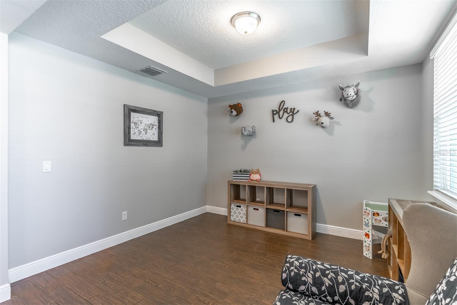 SEVEN OAKS - Residential