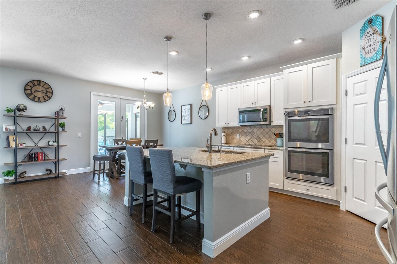 689 SEVEN OAKS BOULEVARD