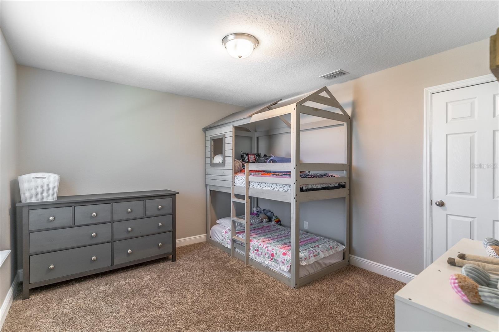 SEVEN OAKS - Residential