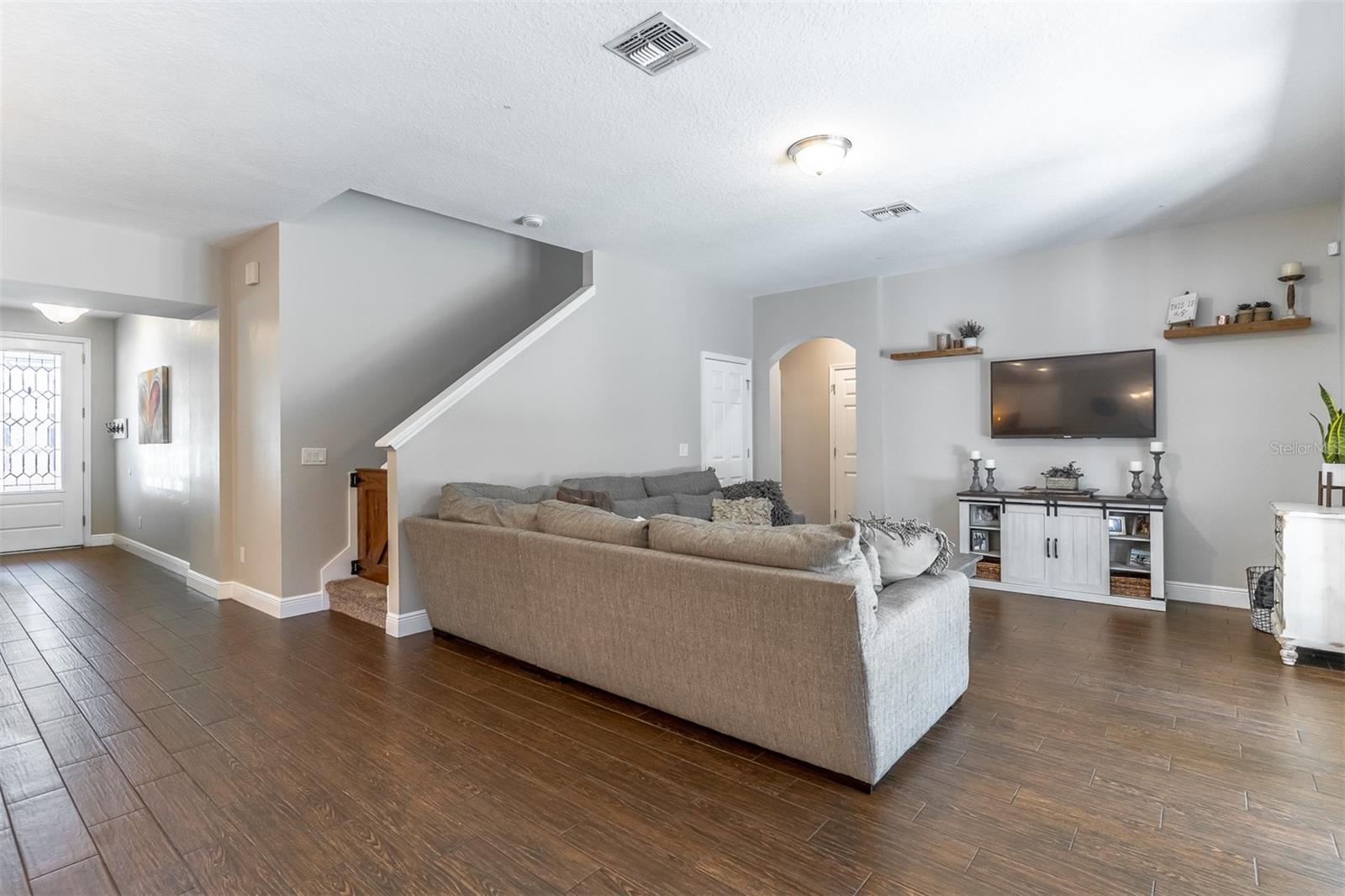 SEVEN OAKS - Residential