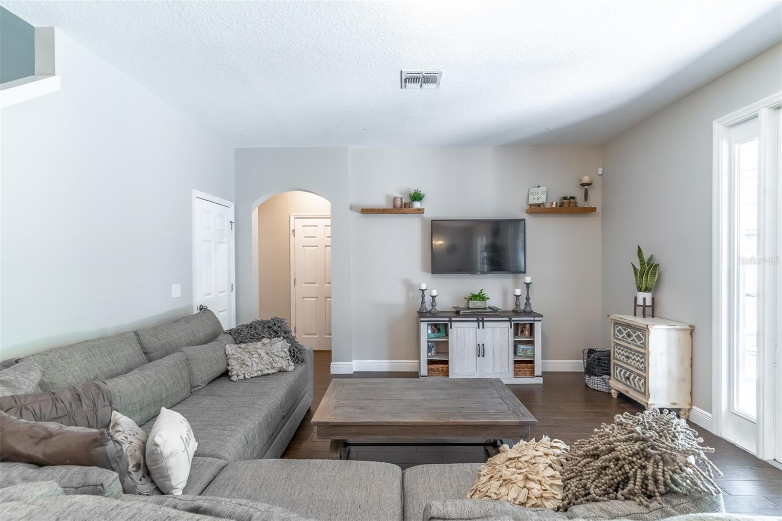 SEVEN OAKS - Residential