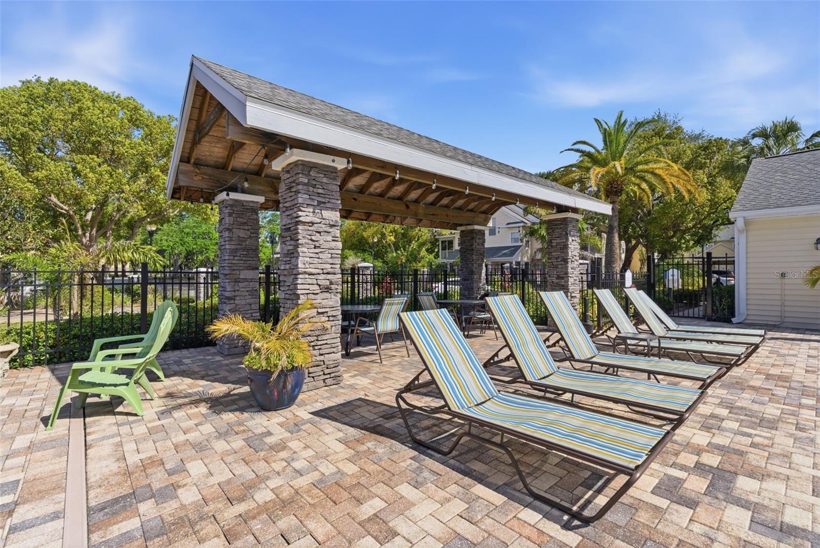 BENTLEY AT COBBS LANDING CONDO THE - Residential