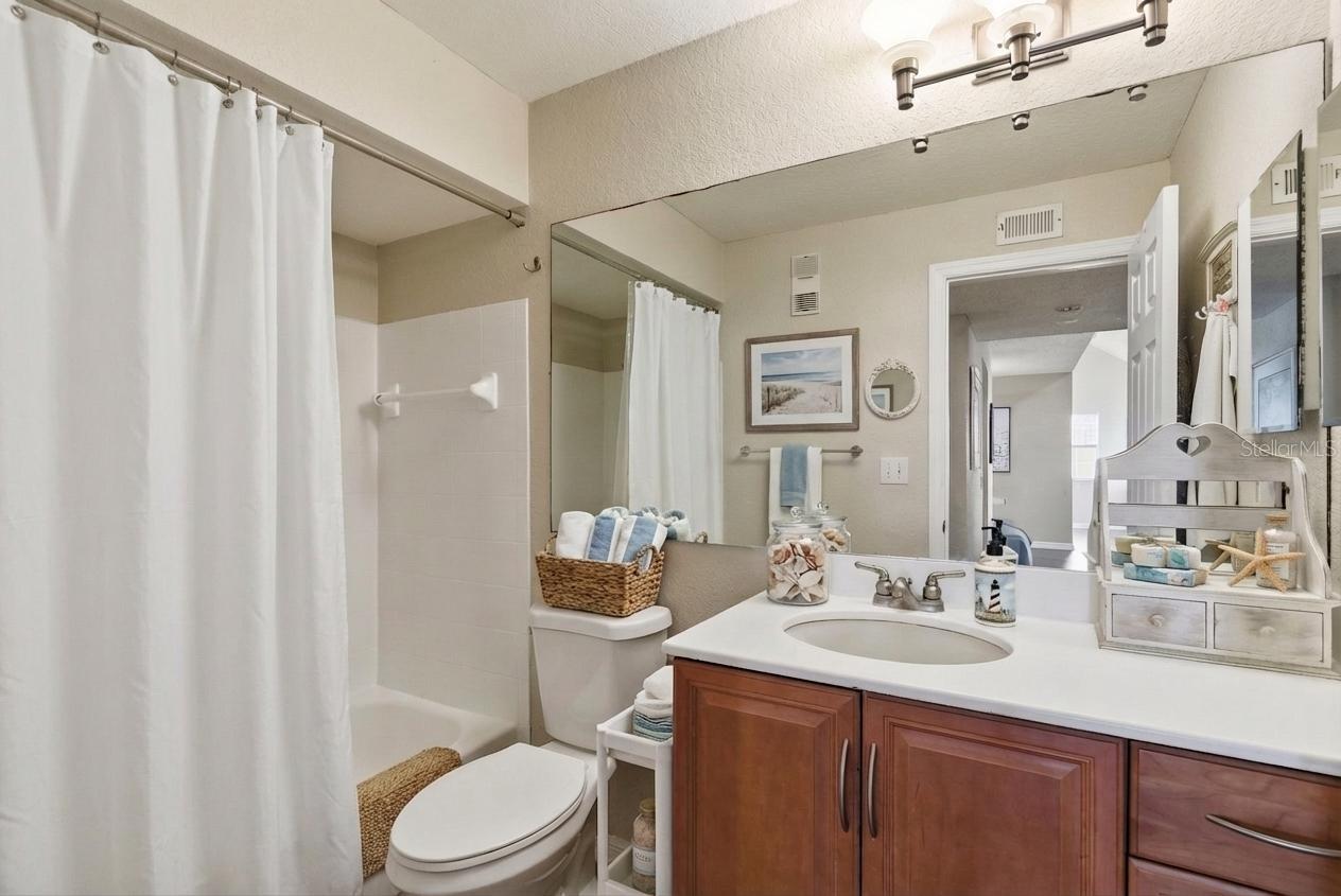 BENTLEY AT COBBS LANDING CONDO THE - Residential