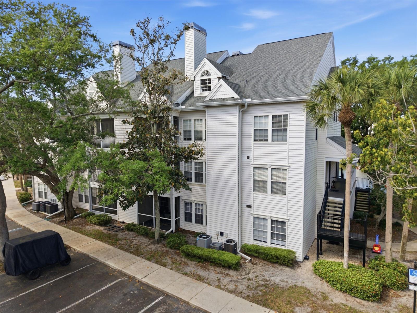 BENTLEY AT COBBS LANDING CONDO THE - Residential