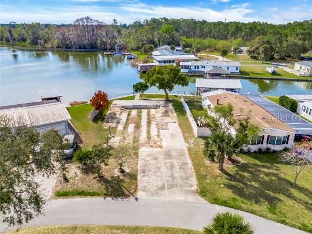 Photo of 1629 Sunshine Lane, Tavares, FL 32778 (MLS # G5108478)