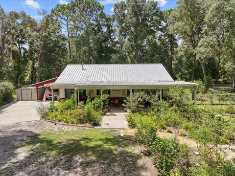 A home in CHIEFLAND