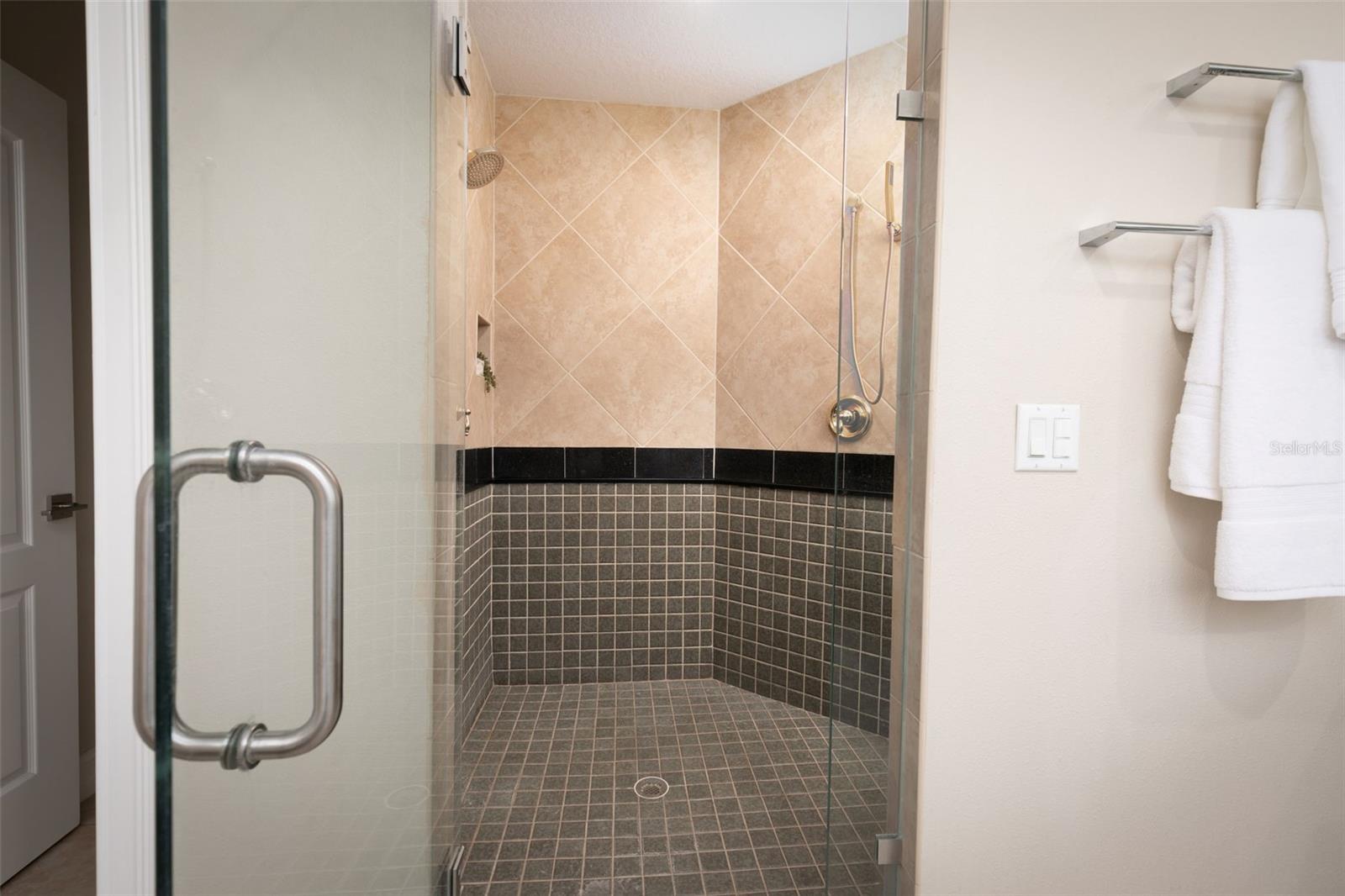 LA BELLA VITA CONDO - Residential