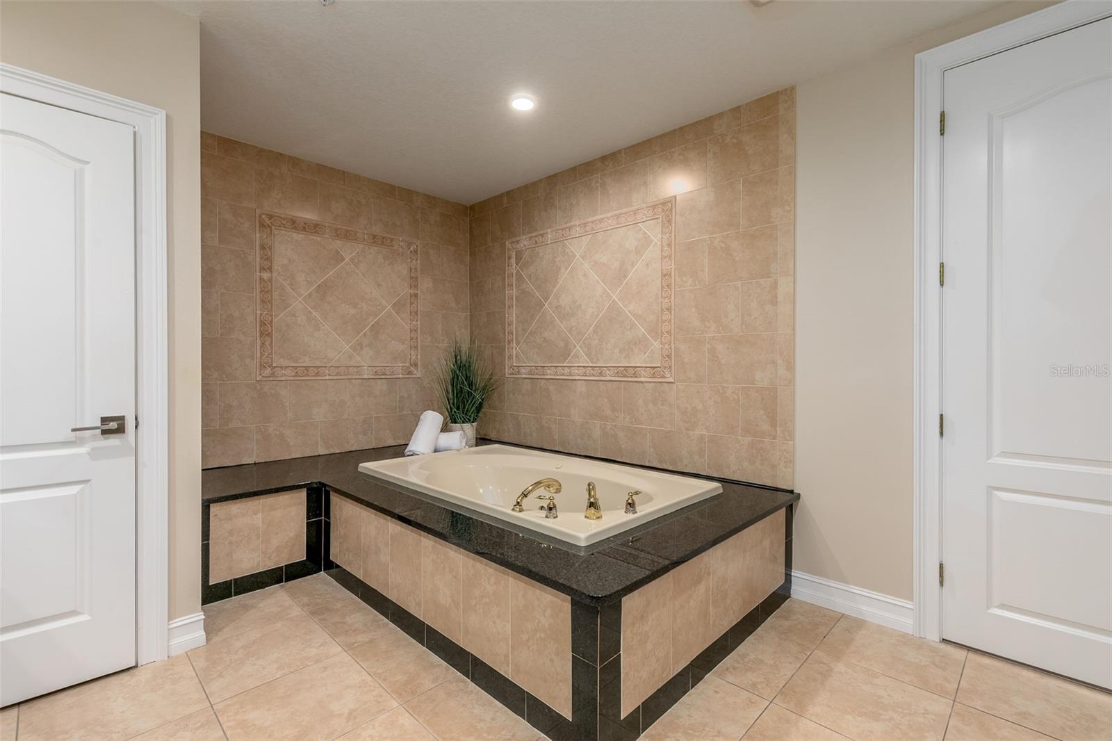 LA BELLA VITA CONDO - Residential