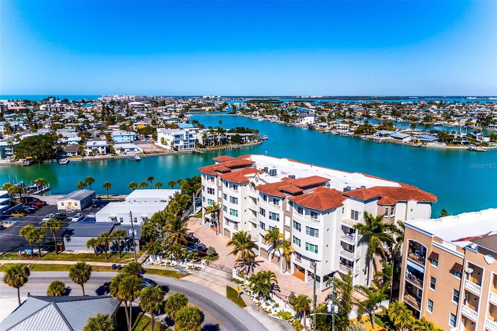 Photo of 220 108th Avenue #304, Treasure Island, FL 33706 (MLS # TB8474500)