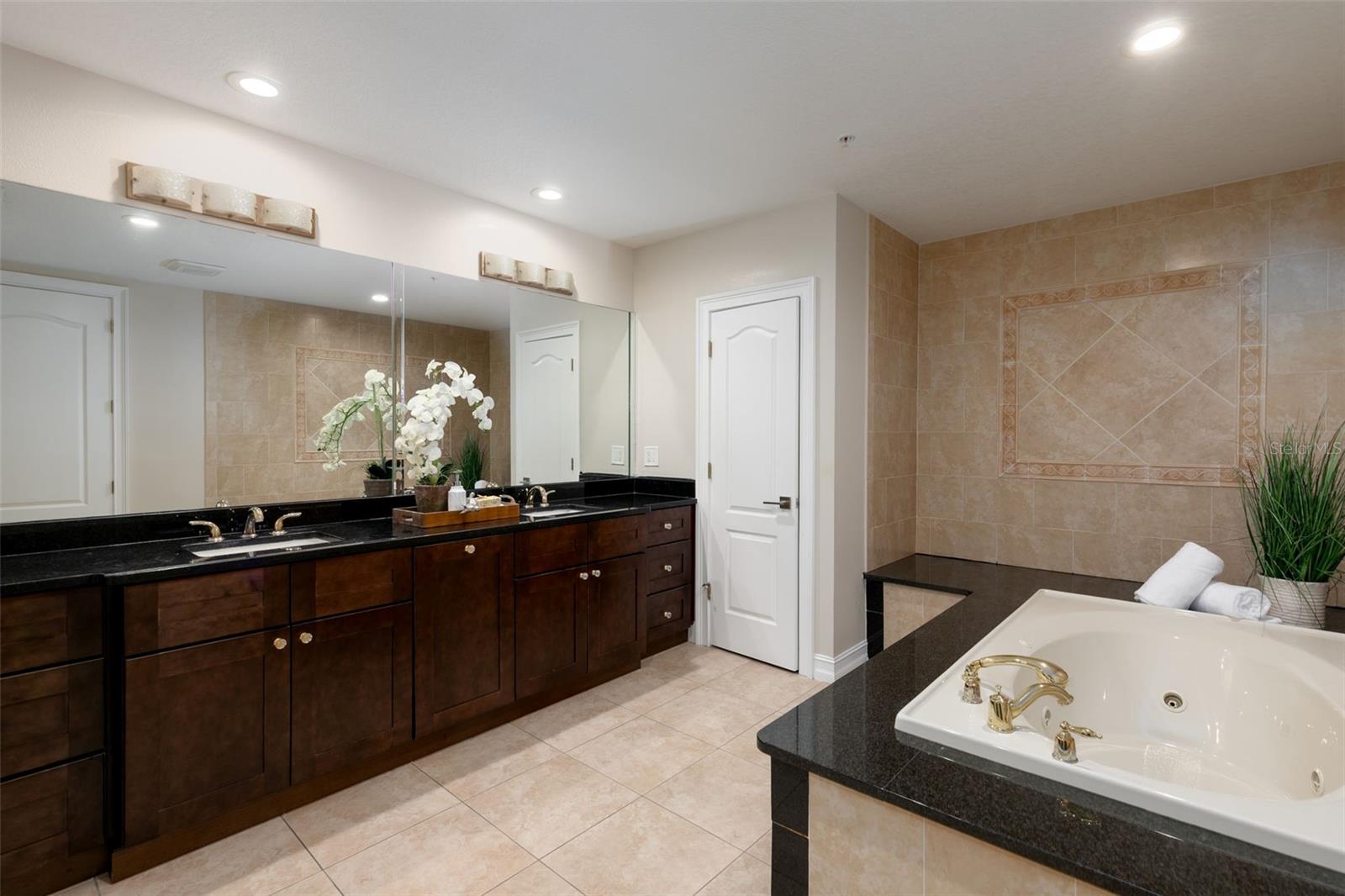 LA BELLA VITA CONDO - Residential