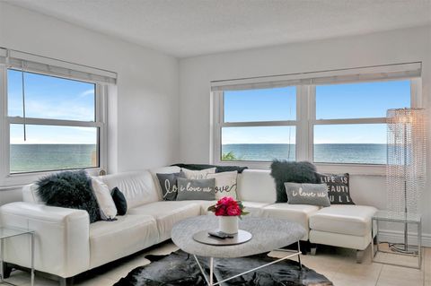 Photo of 1270 Gulf Boulevard #701, Clearwater, FL 33767 (MLS # TB8430277)