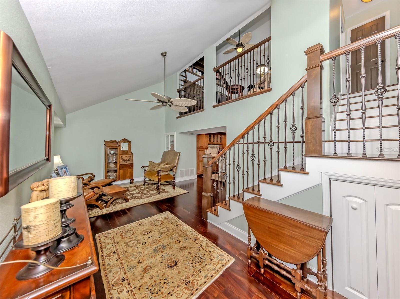 GOLDEN BEACH - Residential