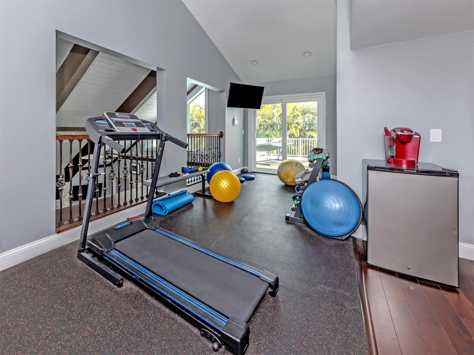 GOLDEN BEACH - Residential