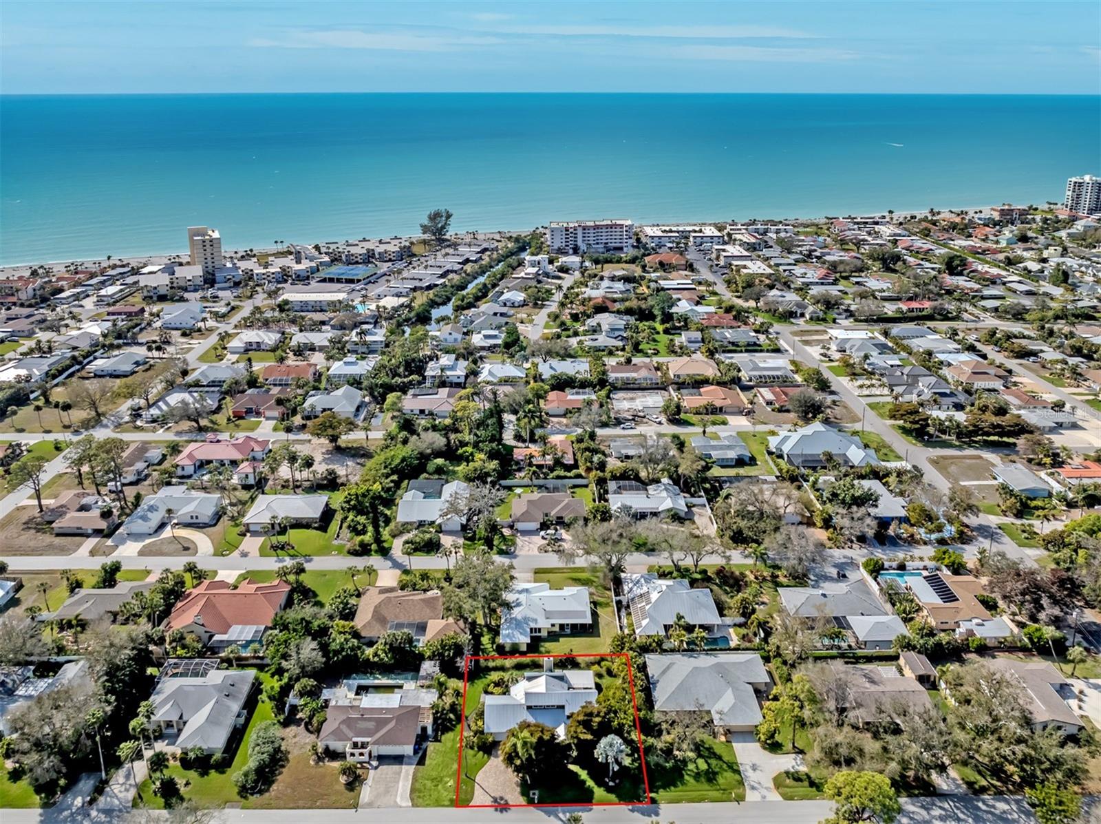 GOLDEN BEACH - Residential