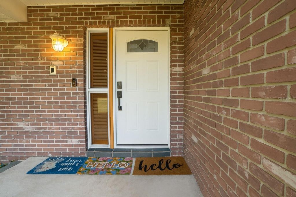 Photo of 252 Lake Link Road, Winter Haven, FL 33884 (MLS # L4958466)