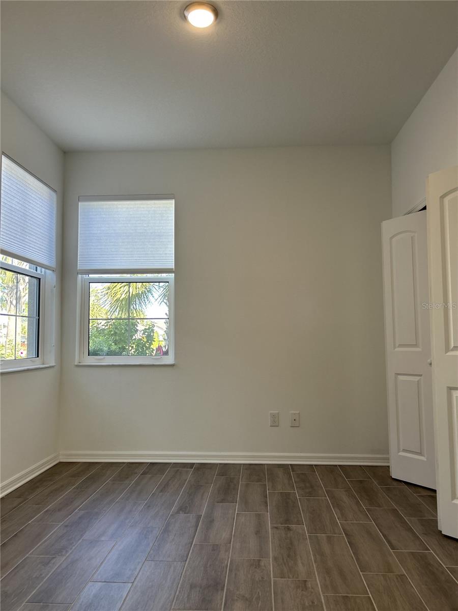 AMBERLY PH II - Residential