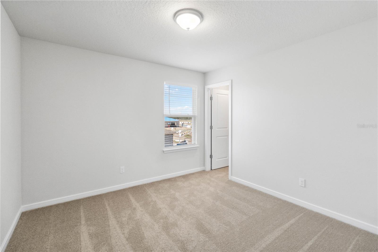 AMELIA GROVES - Residential Lease
