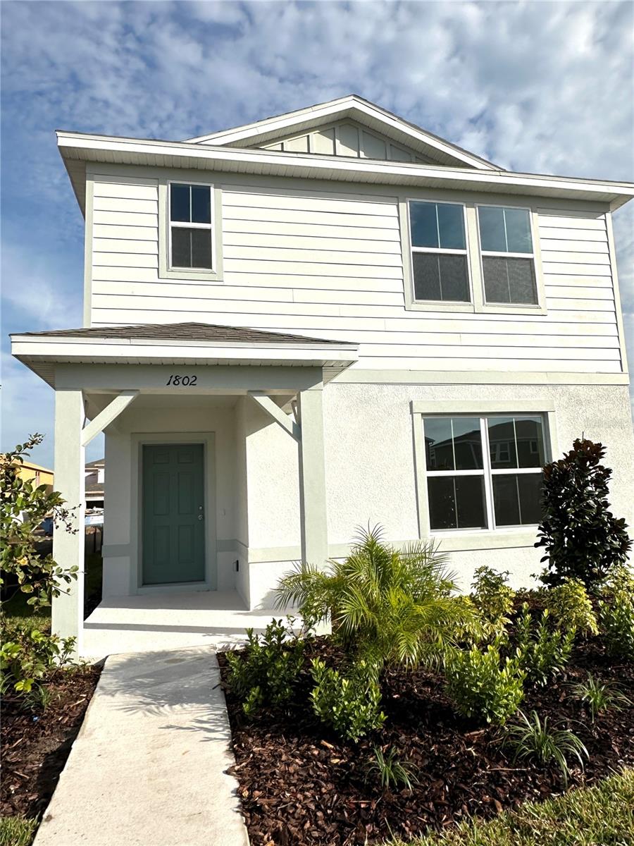AMELIA GROVES - Residential Lease