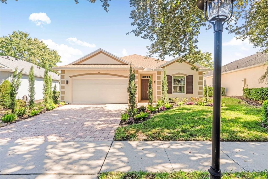 Photo of 123 Avenham Drive, Deland, FL 32724 (MLS # V4945564)