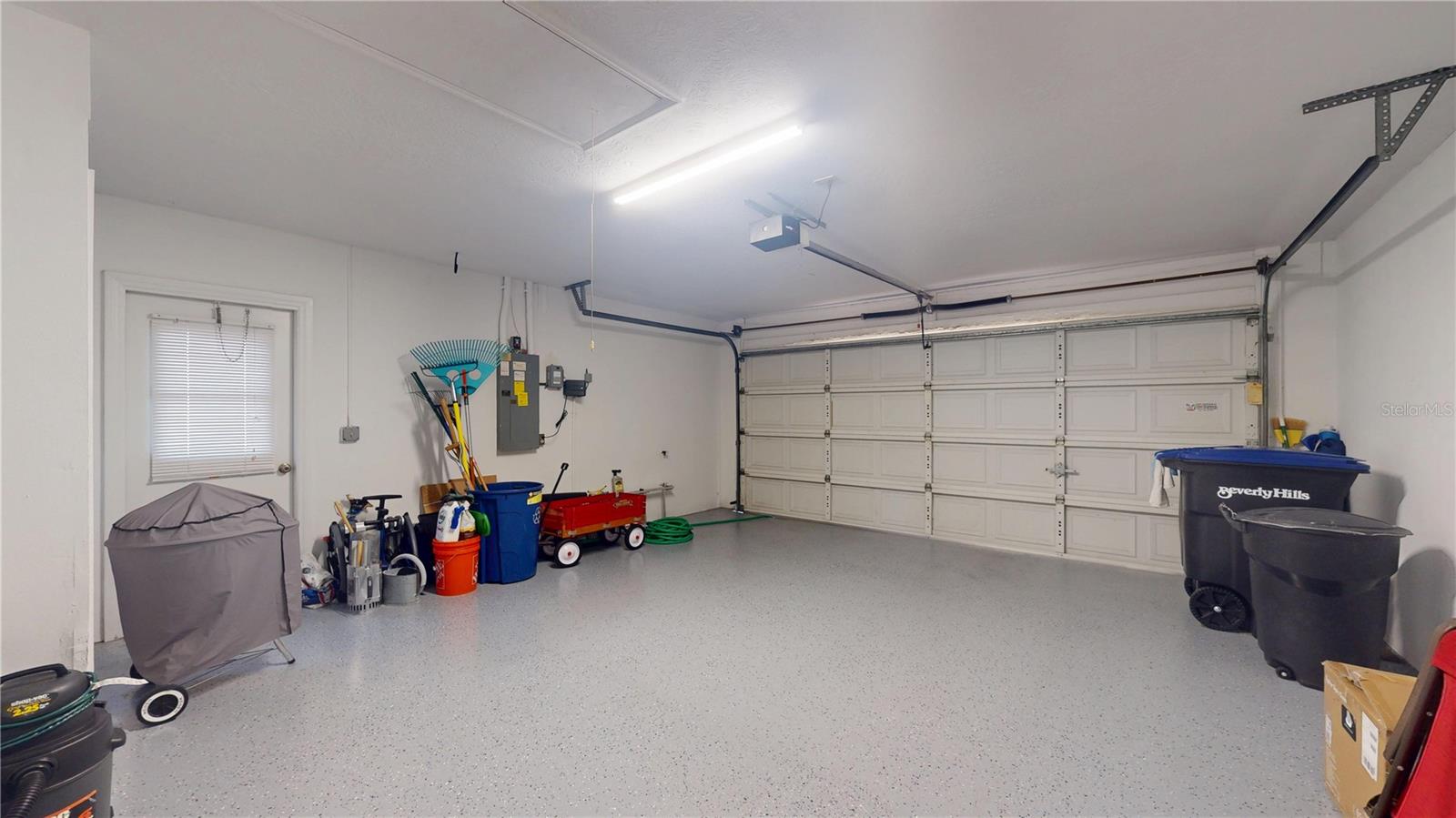 OAKWOOD VILLAGE BEVERLY HILLS PH 01 - Residential