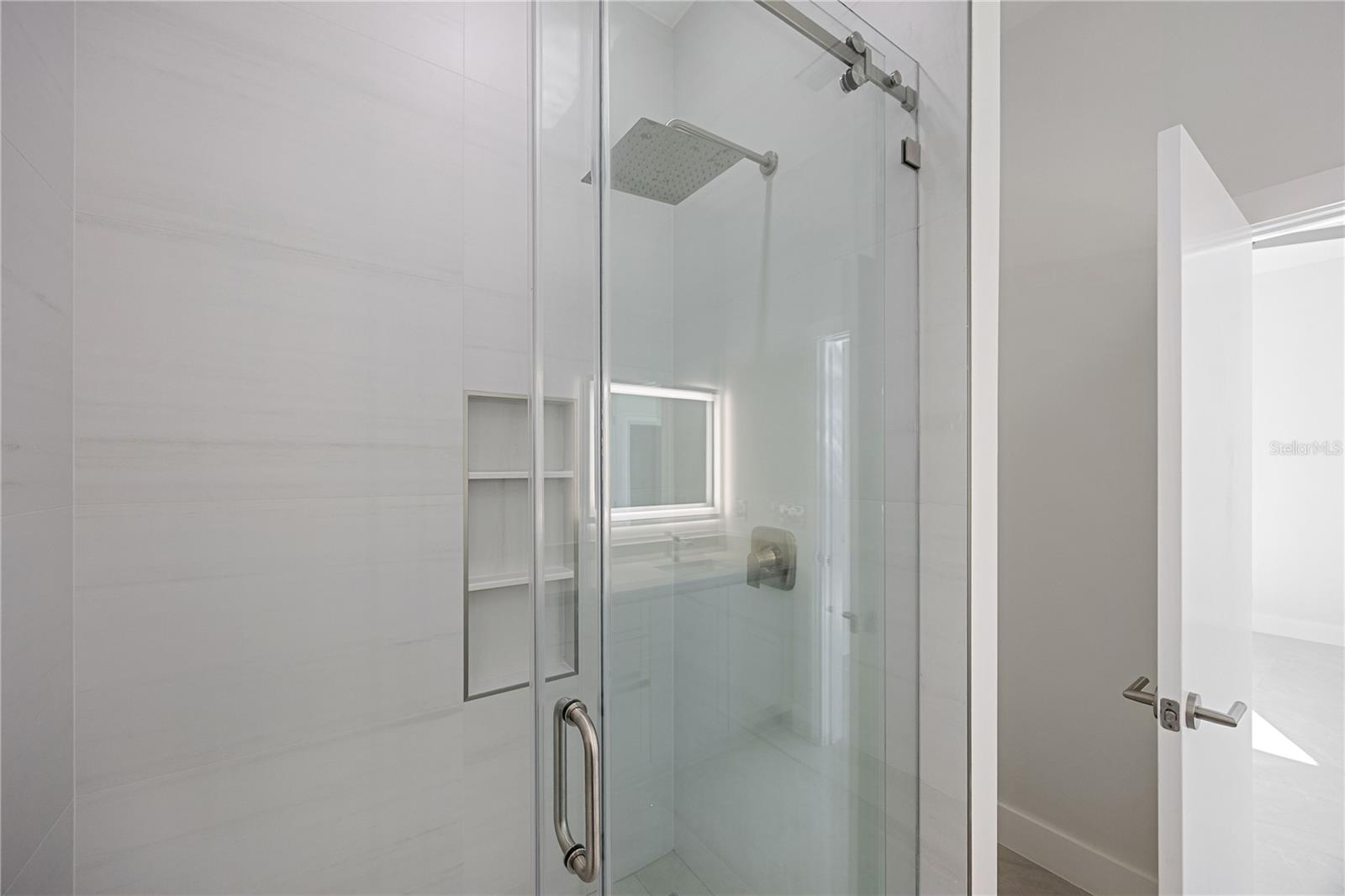 ROTONDA LAKES - Residential