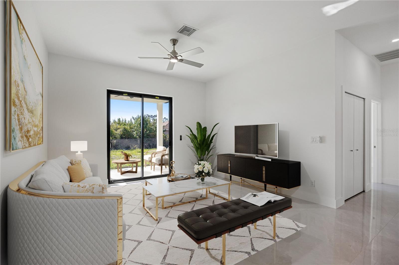 ROTONDA LAKES - Residential