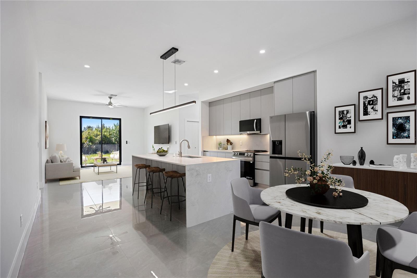 ROTONDA LAKES - Residential