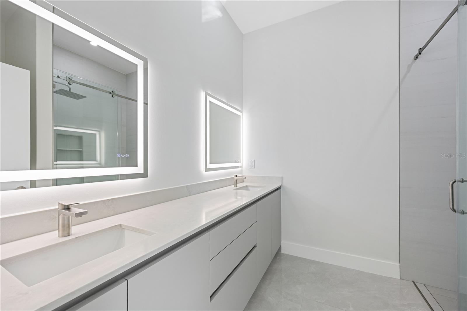 ROTONDA LAKES - Residential